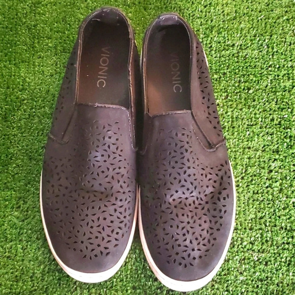 Vionic Splendid Midi Perf 356 Slip On Sneaker Black Suede Perforated - Picture 1 of 10